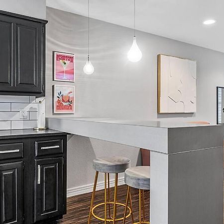 Luxe Condo In City Center Waco Buitenkant foto